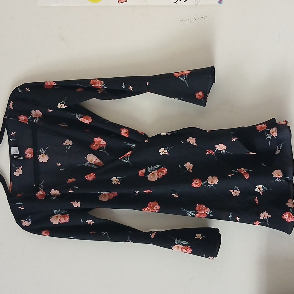 Black Floral Divided H&M Tie/Wrap Dress ,| Size: 4